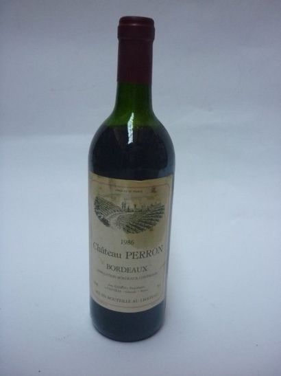 null Bouteille (1) Château Perron, Bordeaux,1986. Niveau mi épaule, capsule et étiquette...