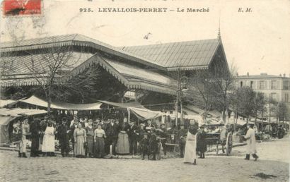 null 10 CARTES POSTALES LES MARCHES : Petite Sélection. "Clermont Ferrand-Le marché...