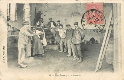 null 40 CARTES POSTALES FOLKLORE : Le Berry. Dont" En Berry-Le Pressoir, Intérieur...