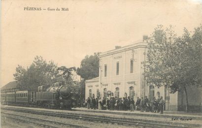 null 26 CARTES POSTALES GARES & TRAINS : Sélection-Divers Départements. Dont" Pézenas-Gare...