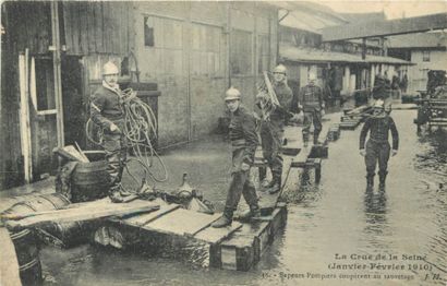 null 28 CARTES POSTALES CATASTROPHE : Inondations 1910. Dont" 30 Janvier 1910-Dépôt...