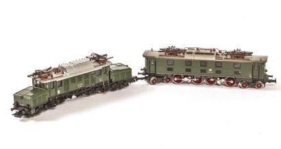 null Märklin 1965. Deux locomotives type électrique. 
Modèle CC Allemande. Réf 3322.
Modèle...