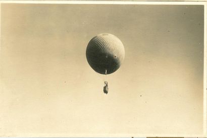 null Ensemble de photos et cartes postales sur le thème de l'aérostation (ballons...