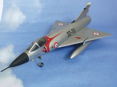 null 1 MAQUETTE : Mirage III C. Grande maquette en bois et métal du Chasseur avec...