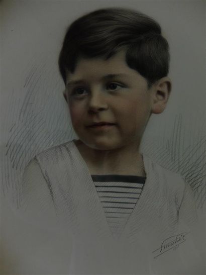 null Ecole du début du XXème siècle. 

Portrait de petit garçon. 

Crayon et pastel...