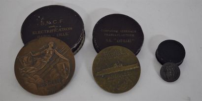 null Médaille commémorative en bronze CGT Antilles. 
Médaille commémorative en bronze...
