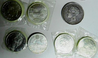 null Espagne. Lot de monnaies de diverses valeurs. 1885, 1913, 1927, 1945, 1949,...