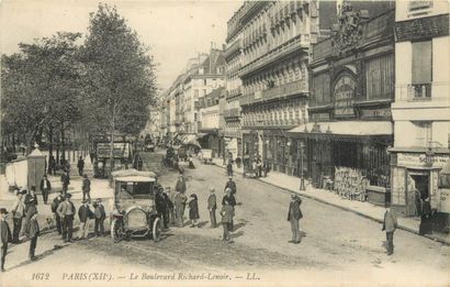 null 63 CARTES POSTALES PARIS : Divers Arrondissements - Majorité 12ème. Dont" Souvenir...