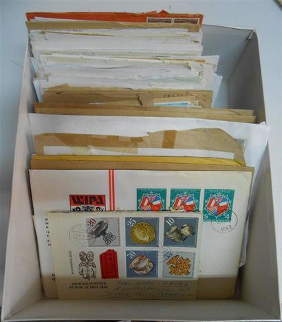 null 334 CARTES POSTALES, DOCUMENTS & PHILATELIE : Varia. 240 enveloppes timbrées...