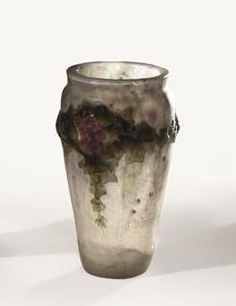null Gabriel ARGY-ROUSSEAU (1885-1953)
Vase en pâte de verre de deux mascarons entourés...