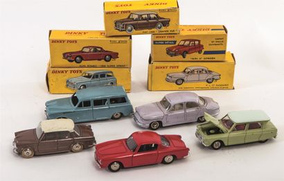 null Dinky Toys. Lot de cinq pièces : Ami 6 Citroën super détail (557), Alfa Roméo...