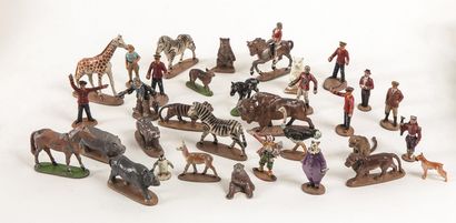 null Quiralu : Lot de cirque comprenant vingt-deux animaux et quinze figurines bison,...