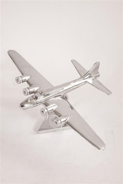 null Forteresse B17.
Maquette en aluminium poli du bombardier américain Boeing sur...