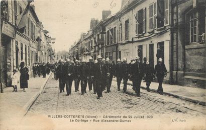 null 7 CARTES POSTALES FETES : Sélection Aisne. "Villers Cotterets-Place du Marché-un...