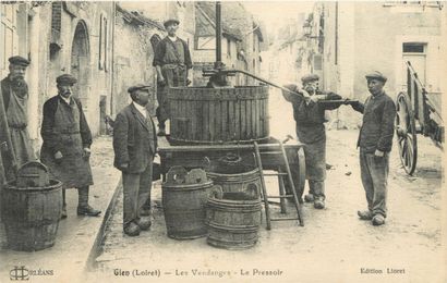 null 9 CARTES POSTALES ALCOOL : Les Pressoirs - Divers Départements. "Soyers-Fabrication...