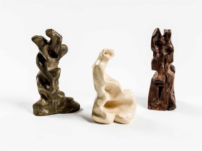 null Luc MERTENS (1913-2004).
Formes imaginaires.
Trois sculptures en terre cuite...