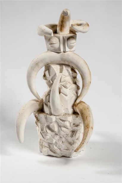 null Luc MERTENS (1913-2004).
Créature imaginaire à cornes. 
Sculpture en plâtre.
H :...