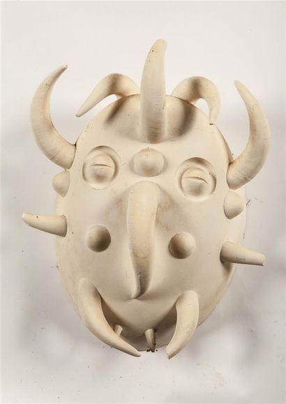 null Luc MERTENS (1913-2004).
Masque hybride. 
Sculpture en plâtre.
47 x 42 cm. 

Manque...