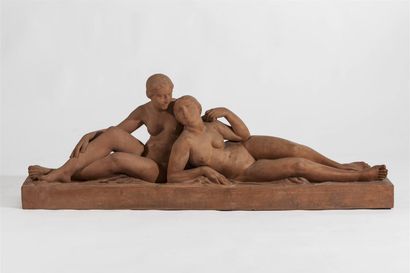 null Auguste GUÉNOT (1882-1966).
Deux femmes nues allongées.
Terre cuite signée,...