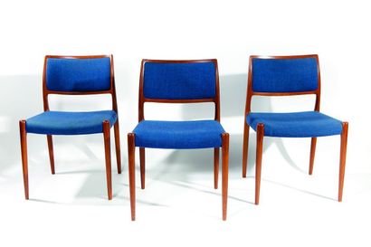 null Travail danois des années 1960.
Suite de huit chaises en placage de palissandre...