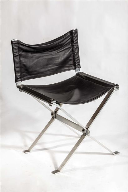 null David HICKS, suiveur.
Chaise curule structure en métal, garniture cuir.
84 x...