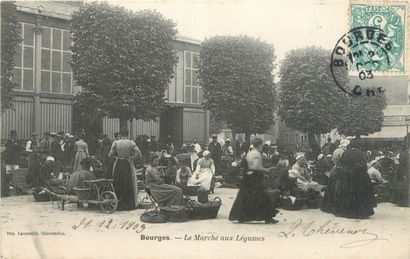 null 9 CARTES POSTALES LES MARCHES : Sélection. "Bourges-Le Marché aux Légumes, Brest-La...