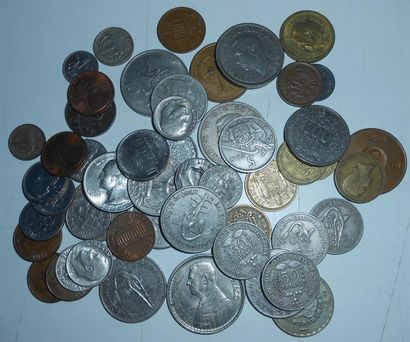 null Ensemble de 106 pièces de Monnaies Etrangères, diverses époques - Souvenirs...