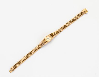 null MAUBOUSSIN & VACHERON ET CONSTANTIN.
Montre bracelet de dame en or jaune 18k...