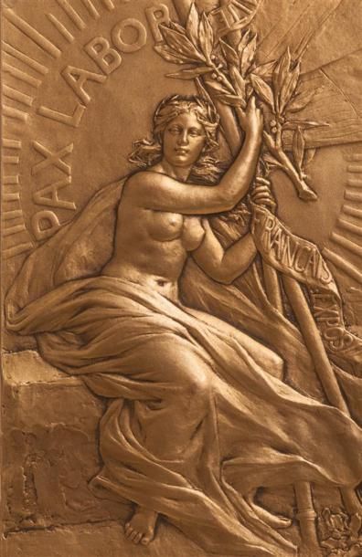 null Grande plaque bronze couleur Or. Exposition Franco-Britannique-Londres 1908.
Représentant...