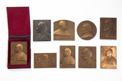 null 9 Médailles et plaquettes bronze - Commerce (Etablissements, Chambres et Tribunal).
2-Plaquettes...