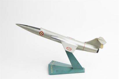null LOOCKHEED F-104- STARFIGHTER.
Maquette en résine de fabrication FermoModel-Denmark,...