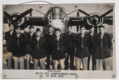 null OFFICIERS PILOTES DU 58th SQUADRON DE L'USAF. 
Photographie, noir et blanc en...