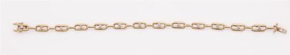 null Bracelet gourmette en or jaune 750 millièmes à mailles marine sertie de 18 diamants...