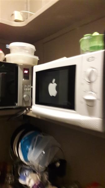 null 1 réfrigérateur sans marque apprente
1 micro onde hitachi
1 micro onde cuisitech
1...