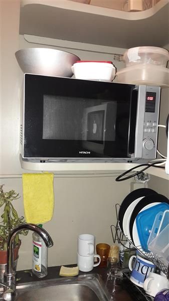 null 1 réfrigérateur sans marque apprente
1 micro onde hitachi
1 micro onde cuisitech
1...