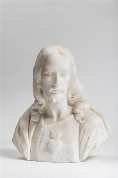 null Ecole du XXème siècle
Christ au Sacré-coeur
Buste en marbre blanc
Haut: 31 cm,...