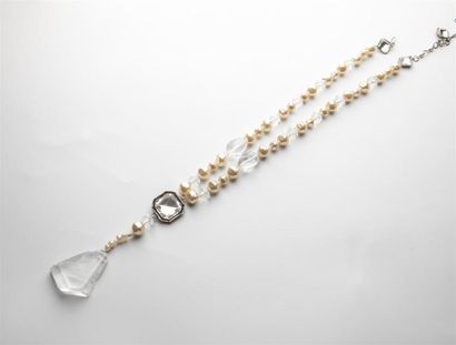 null TAKADA by KENZO TAKADA
Collier sautoir, orné de perles fantaisies, perles de...