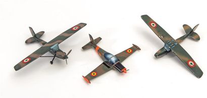 null SIAI Marcheti S208M et 1019.
Trois maquettes en métal peint des avions de liaison...