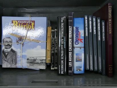 null Un lot de livres sur l'histoire de l'aviation dont :
The National Air and Space...