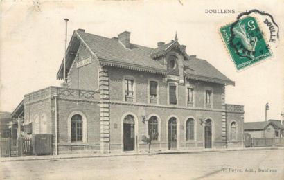 null 46 CARTES POSTALES SOMME : La Ville de Doullens. Dont" Souvenir de Doullens...