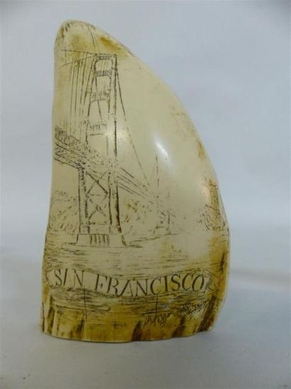 null Trois scrimshaw.
Dent de cachalot à décor gravé de scènes de bateaux et de villes.
15...