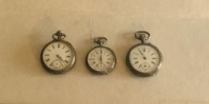 null Ensemble de trois montres de gousset en argent, cadran émaillé blanc.
Poids...