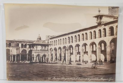 null Lot de photographies.
- palais des arts décoratifs. 7,5 x 11,5
- Quatre vues...