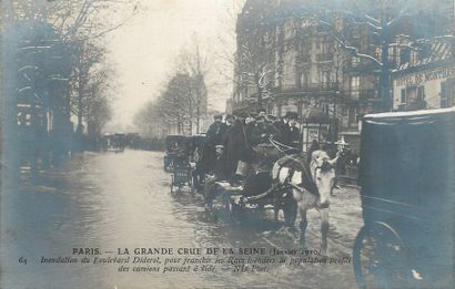 null 38 CARTES POSTALES INONDATIONS 1910 : Paris. Dont" Quai des Grands Augustins...