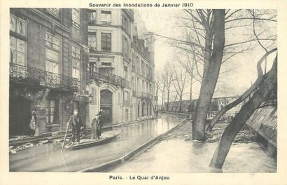 null 67 CARTES POSTALES INONDATIONS 1910 : Paris. Divers Editeurs. Dont" La tournée...