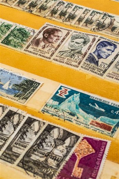 null ° Lot d'enveloppes France, période classique + semi-moderne + timbres sur pages...
