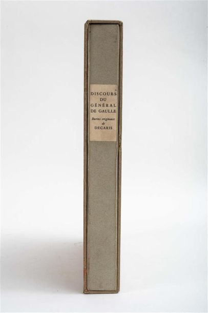 null DECARIS. Honneur et Patrie. Voici le général de Gaulle. Paris, G.P.,1945, in-4,...