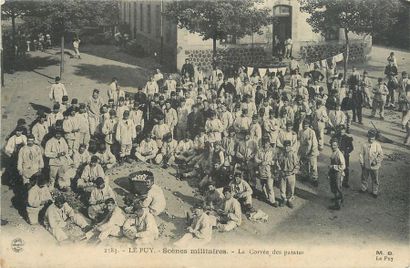 null 68 CARTES POSTALES MILITARIA : Divers. Dont" Camp d'Avord-Rue Centrale, Langres-Le...