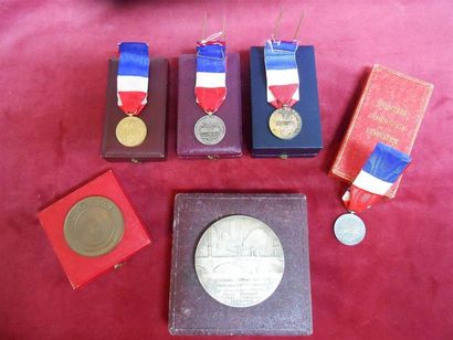 null Ensemble de 6 Médailles & 2 Plaques Diverses. Ministère du Travail et de la...