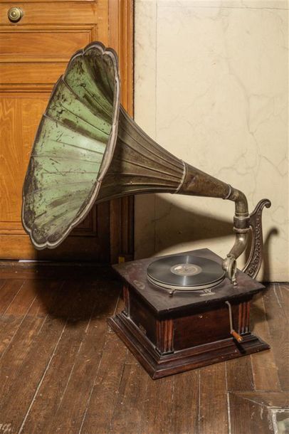 null Gramophone
DIAMOND Pathé
H 105 cm
